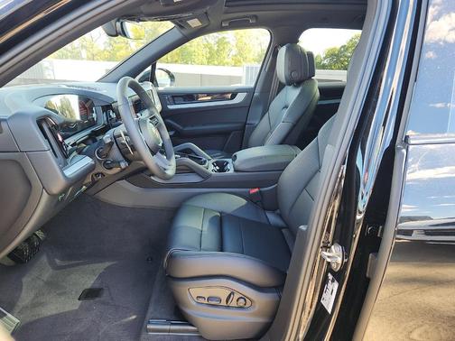 2026 Porsche Cayenne Base