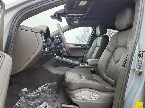 2023 Porsche Macan S