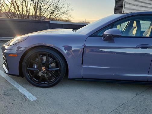 2026 Porsche Panamera 4