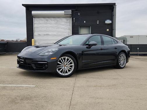 2022 Porsche Panamera 