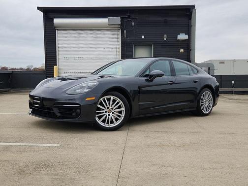 2022 Porsche Panamera 