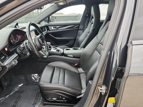 2022 Porsche Panamera 4