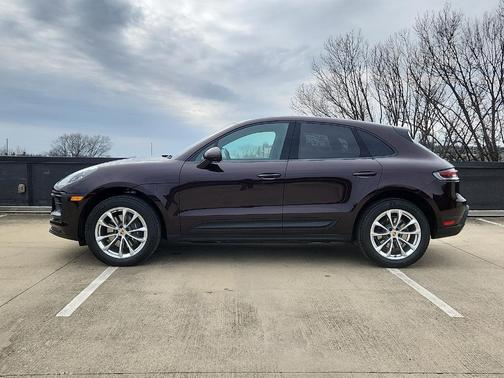 2025 Porsche Macan T