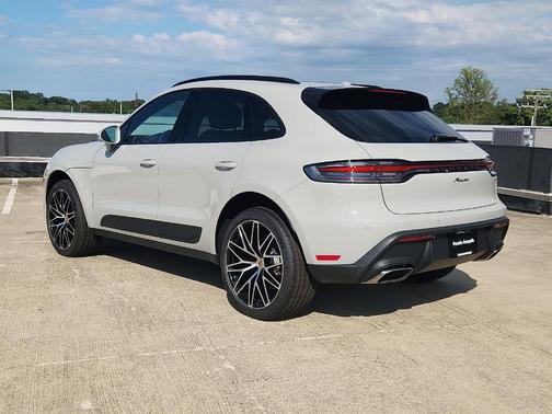 2025 Porsche Macan Base