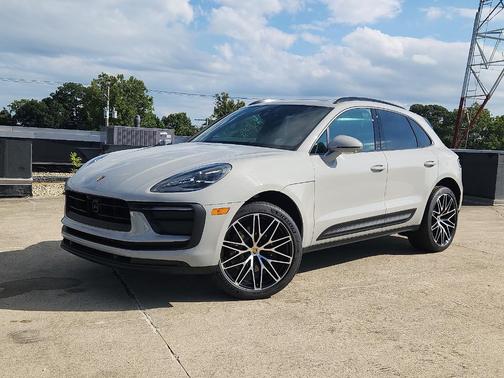 2025 Porsche Macan Base