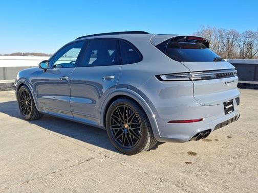 2025 Porsche Cayenne GTS