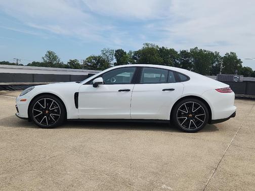 2018 Porsche Panamera 4