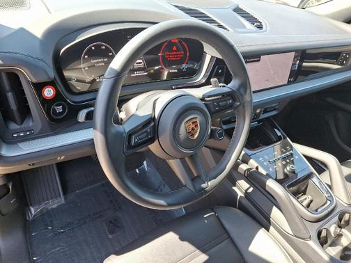 2024 Porsche Cayenne Base