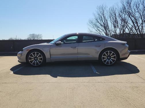 2022 Porsche Taycan Base