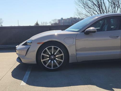 2022 Porsche Taycan Base