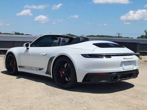 2022 Porsche 911 Carrera GTS