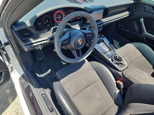 2022 Porsche 911 Carrera GTS