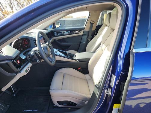 2026 Porsche Panamera 4