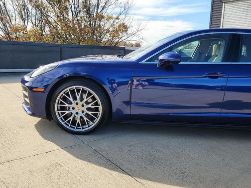 2026 Porsche Panamera 4