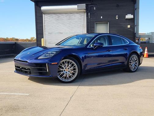 2026 Porsche Panamera 4