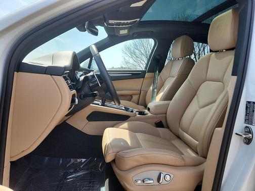 White 2025 Porsche Macan
