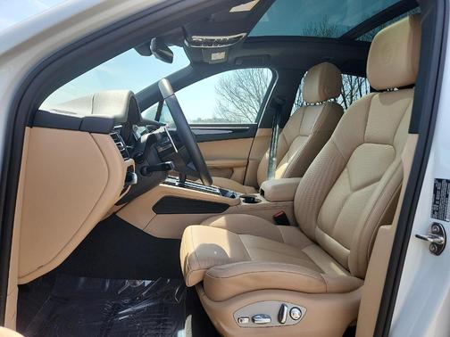 White 2025 Porsche Macan