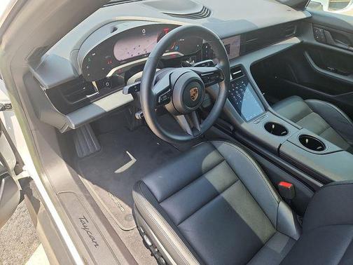 2022 Porsche Taycan Base
