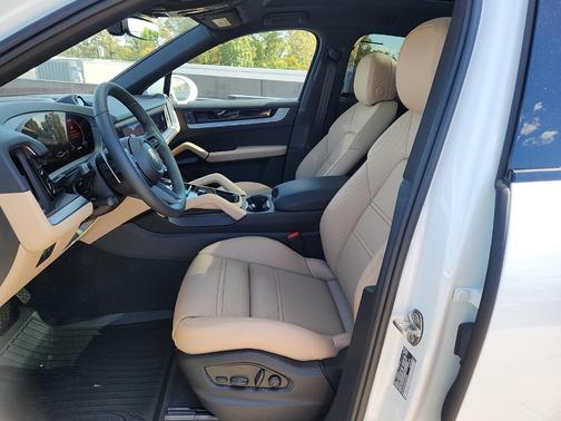 2026 Porsche Cayenne AWD