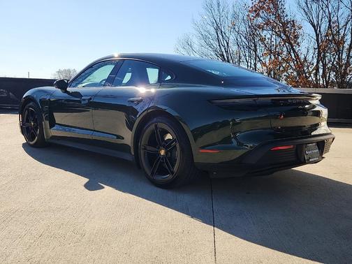 2025 Porsche Taycan 4