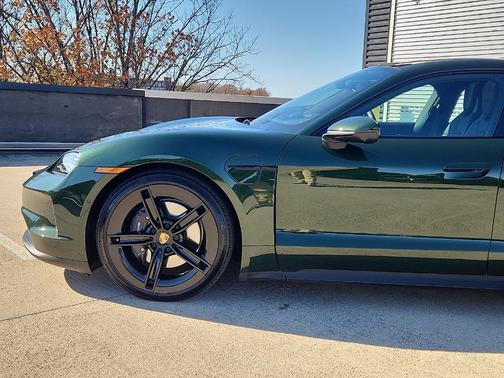 2025 Porsche Taycan 4