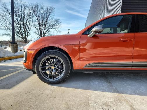 2025 Porsche Macan T