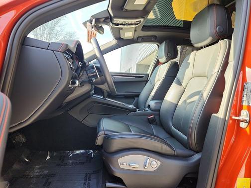 2025 Porsche Macan T