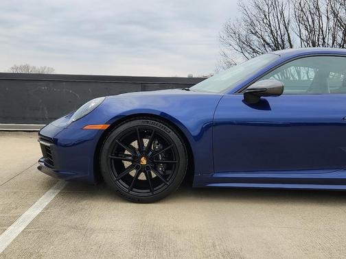 2024 Porsche 911 Carrera 4