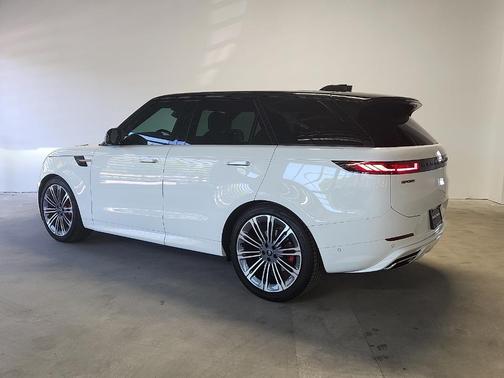 Fuji White 2024 Land Rover Range Rover Sport Dynamic SE