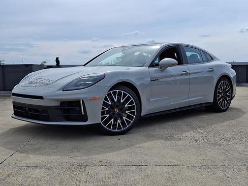 2026 Porsche Panamera 4