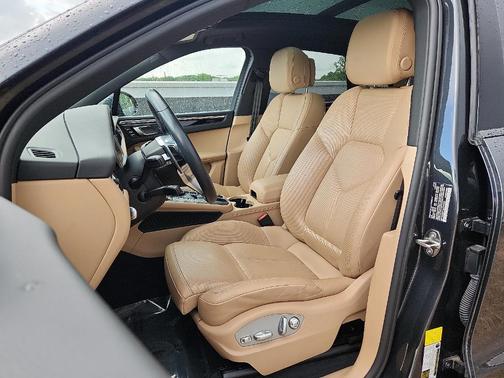 2020 Porsche Macan Base