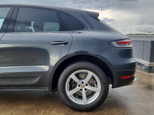 2020 Porsche Macan Base