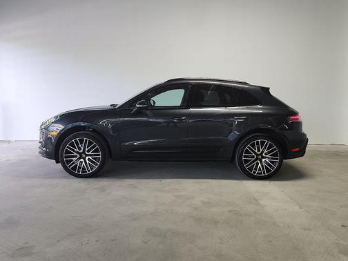 Volcano Grey Metallic 2026 Porsche Macan