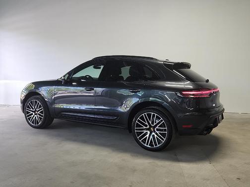 Volcano Grey Metallic 2026 Porsche Macan