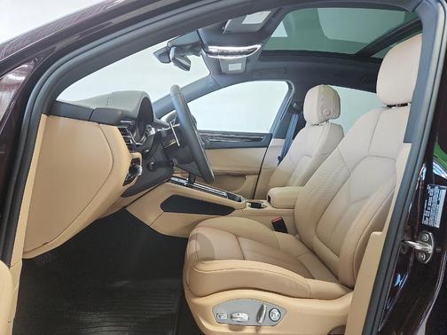 Copper 2026 Porsche Macan Base