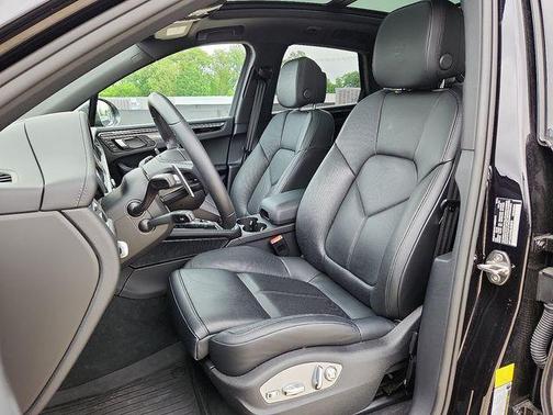 2025 Porsche Macan T