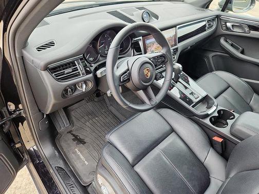 2025 Porsche Macan T