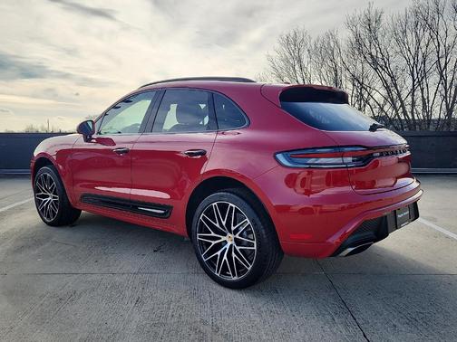 2026 Porsche Macan Base