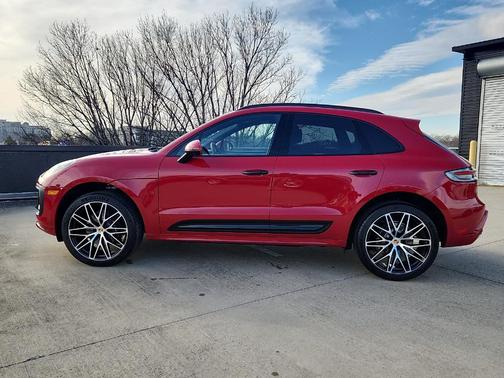 2026 Porsche Macan Base