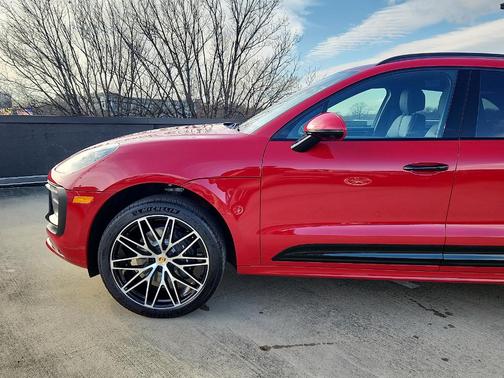 2026 Porsche Macan Base