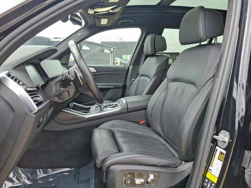 2022 BMW X7 M50i