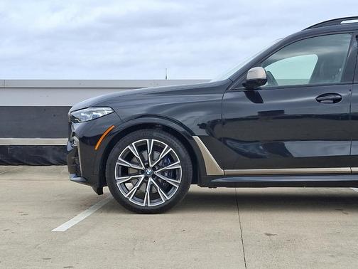 2022 BMW X7 M50i