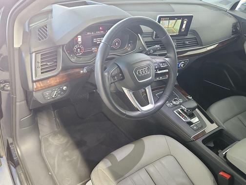 Moonlight Blue Metallic 2018 Audi Q5 2.0T Prestige