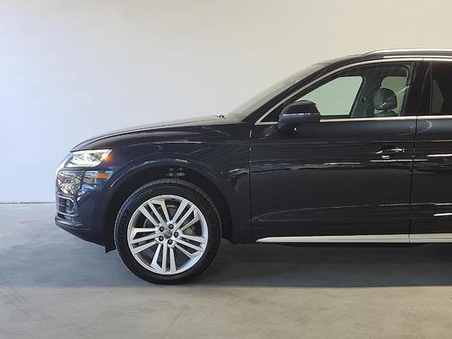 Moonlight Blue Metallic 2018 Audi Q5 2.0T Prestige