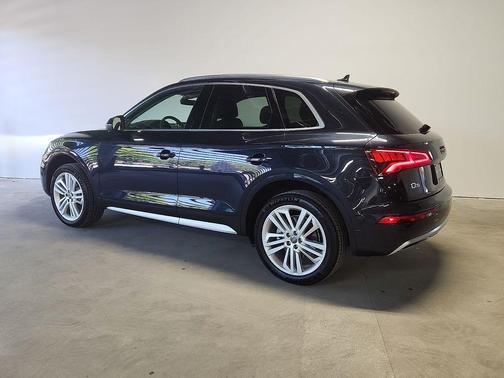 Moonlight Blue Metallic 2018 Audi Q5 2.0T Prestige