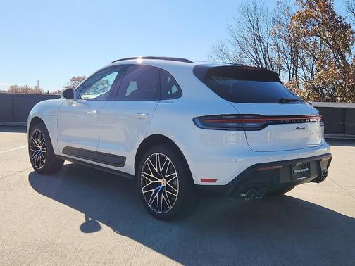 2026 Porsche Macan Base