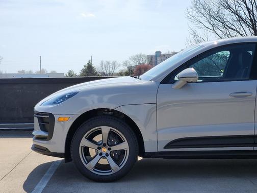 Chalk 2026 Porsche Macan Base