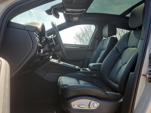 Chalk 2026 Porsche Macan Base