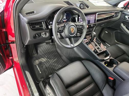 2026 Porsche Macan S