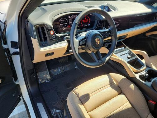 2025 Porsche Cayenne AWD